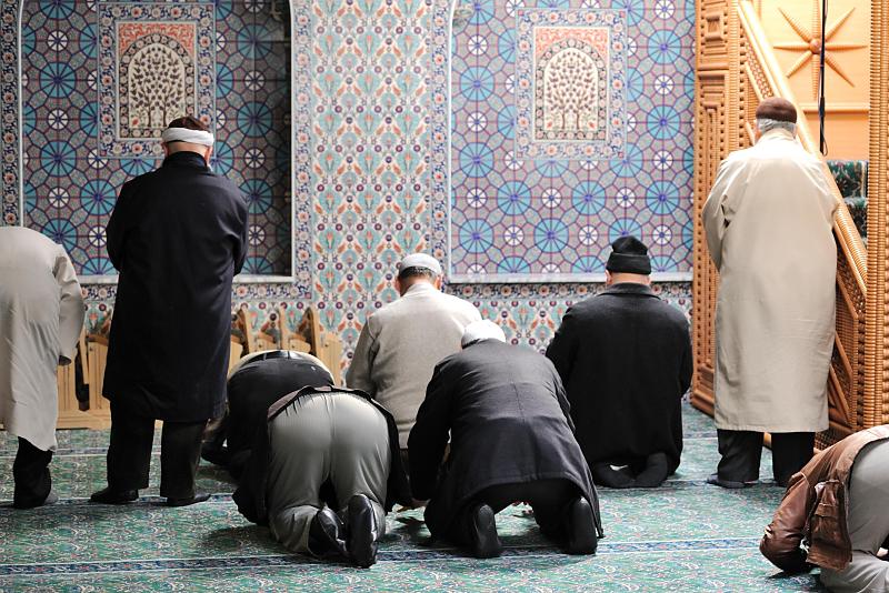 2302 Gebet Harburger Moschee  Fotos  Gebetsraum | Eyüp Sultan Camii -  Moschee; Hamburg Harburg Knoopstrasse.